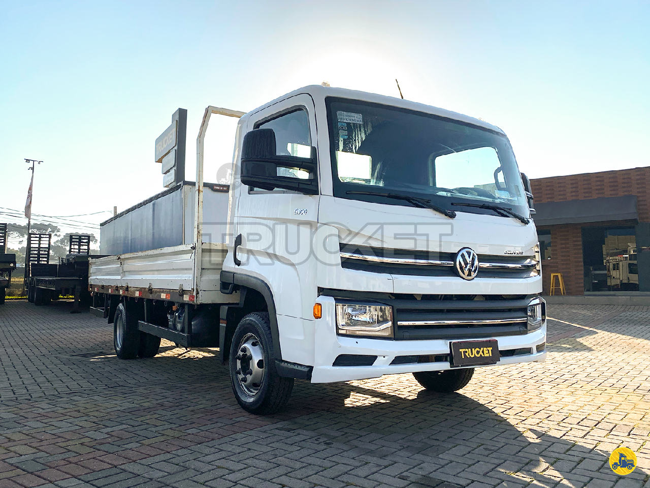 CAMINHAO VOLKSWAGEN VW 6160 Carga Seca Toco 4x2 Trucket Caminhões CURITIBA PARANÁ PR